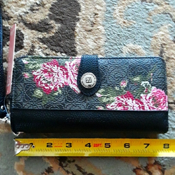 2x*Host Pick*Stone Mountain pretty bonded leather wristlet